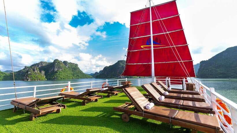 Ha Long Bay - Bai Tu Long Bay Luxury Boat Tour & Transfer - Luon Water Cave by Kayak or Bamboo Boat: The Hands-On Moment