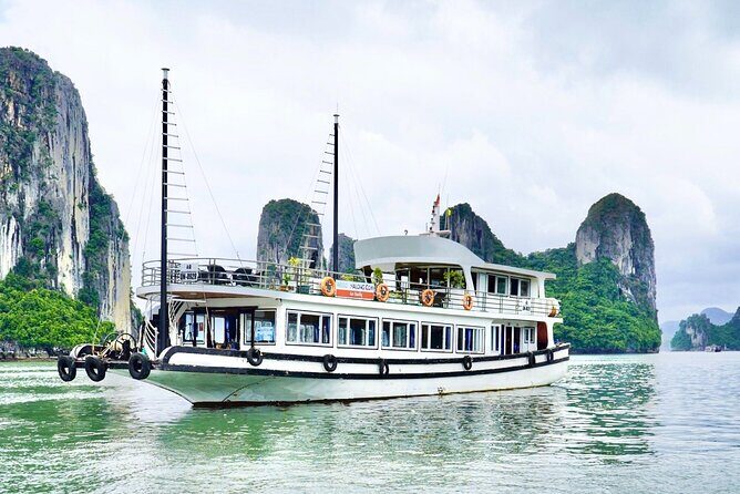 Ha Long Bay Cruise Day Tour-best selling: Included transportation - Titop Island: beach time plus view potential