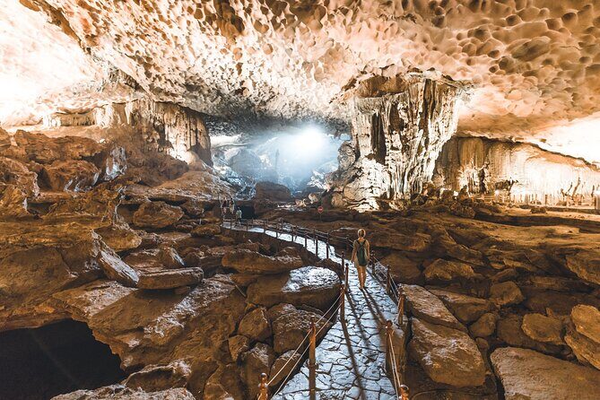 ️ Ha Long Bay Instagram Tour: Most Famous Spots (Private & All-Inclusive) - Private Hanoi-to-Ha Long transfers that cut the stress