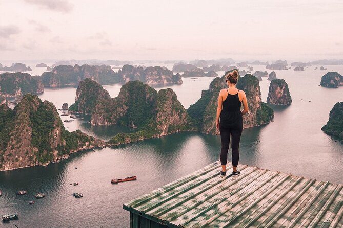 ️ Ha Long Bay Instagram Tour: Most Famous Spots (Private & All-Inclusive) - Sung Sot (Surprise) Cave and Hang Luon kayaking: two very different ways to see the rocks