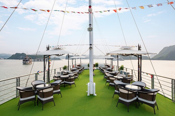 Ha Long Bay Luxury Cruise from Hanoi with Jacuzzi & Local Lunch - Lunch on board: local Vietnamese food with a view