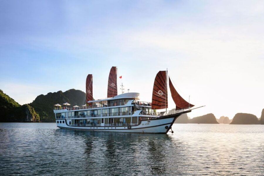 Ha Long & Lan Ha Bays: 2-Day Cruise with Meals & Kayaking - Lan Ha and Ha Long: why this route feels special