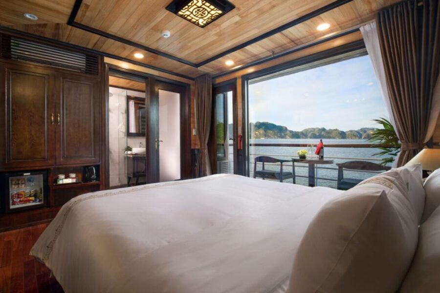 Ha Long & Lan Ha Bays: 2-Day Cruise with Meals & Kayaking - Caves and timing: how to get the best experience in Bright (and more)