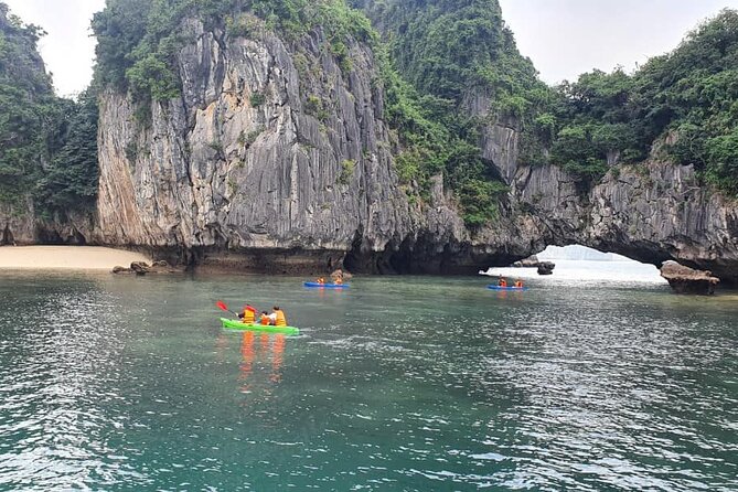 Ha noi: 3D- Halong, Lan ha bay classic cruise, Ninh Binh full day - Hanoi to Haiphong: the transfer rhythm you actually feel