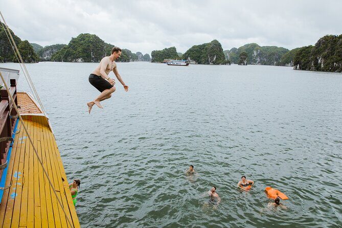 Ha Noi - Cat ba island - Lan Ha Bay - Kayaking 1 Day - Lunch at Ong Cam islet: real break time, plus swim options