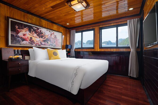 Halong 2D1N with Le Journey/Hera/La Pandora Boutique from Hanoi - Day 2: Luon Cave kayaking and the Natural Preservation Zone morning