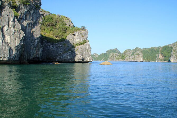 Halong Bay 2 Days 1 Night Including Transfers - Day 2: sunrise routine and Surprising Cave at 7:30
