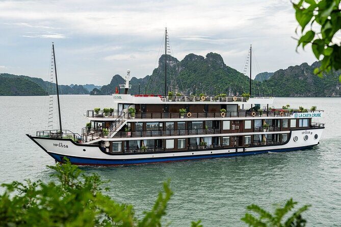 Halong Bay 2D1N Cruise multi options, transfer, swim and kayaking - Day 1: Expressway to Halong Bay and your first batch of activities
