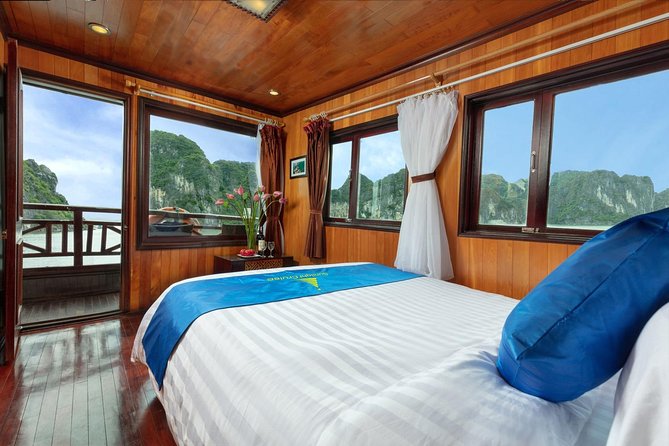 Halong bay Boutique Cruise 2D/1N tour: Kayaking, swimming, Titop island & cave - Kayaking, swimming, Titop Island, and a cave: the best part of the itinerary