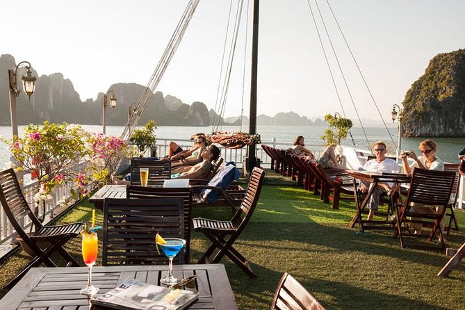 Halong Bay cruise 2 days 1 night - Surprise Cave: the cave visit that adds variety