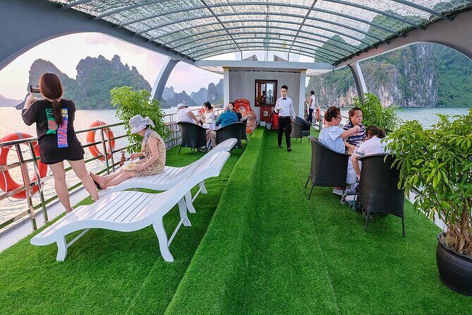 Halong Bay Cruise Luxury Full Day Tours - Food and On-Board Service: When the Meal Adds Value