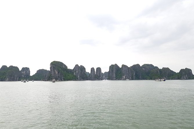 Halong Bay Cruise Tour from Hanoi with Kayak Adventure - Thien Cung Cave: Stalactites, Stalagmites, and Heavenly Palace