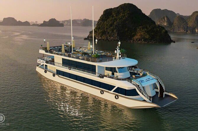 Halong Bay Day Tour By Diamond Era Cruise,Titop,Sung Sot & kayak - Diamond Era day cruise: what the ship actually brings to your day