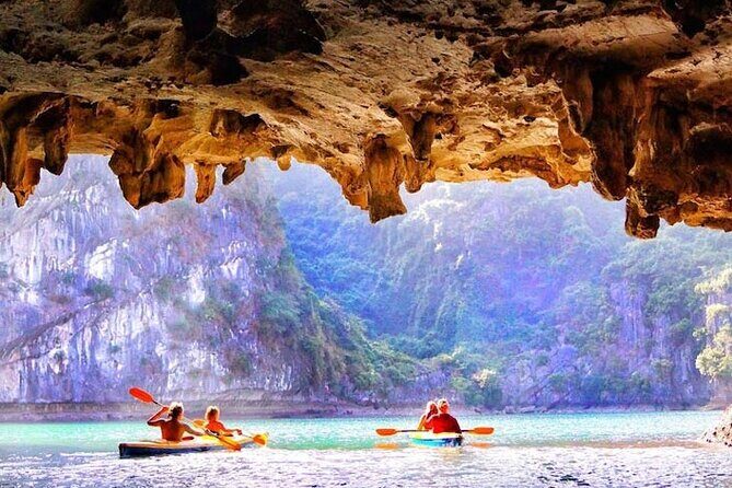 Halong Bay Day Tour By Diamond Era Cruise,Titop,Sung Sot & kayak - Buffet lunch on board: lots of choice, sometimes messy timing