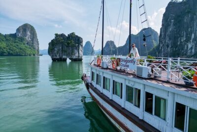 Halong Bay Day Tour Islands, Cave, Kayak. Lunch. All inclusive - Ba Hang village and the kayak or bamboo boat choice