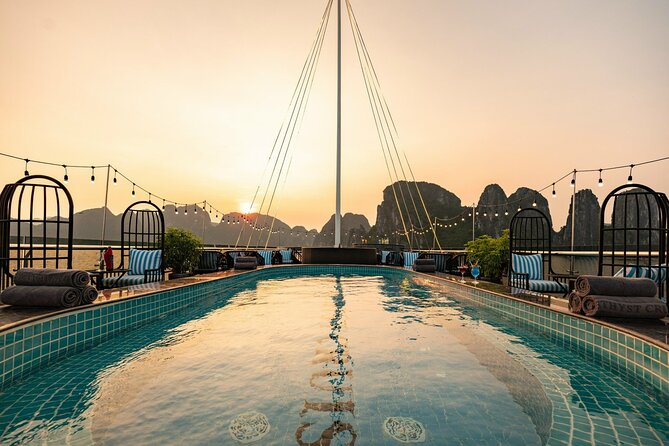 Halong Bay Day Tour With Sunlight Luxury Cruise With Transfer - Sung Sot Cave (Surprising Cave): the classic Ha Long workout