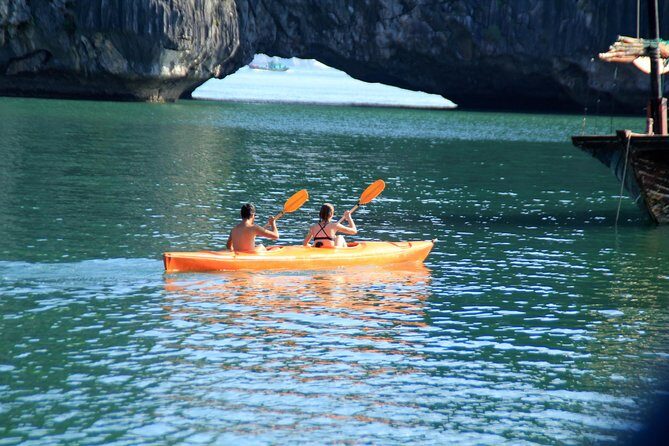 Halong bay full day trip from Hanoi: Visiting Thien Cung, Dau Go cave & Kayaking - Lunch onboard: a real meal, not a rushed snack