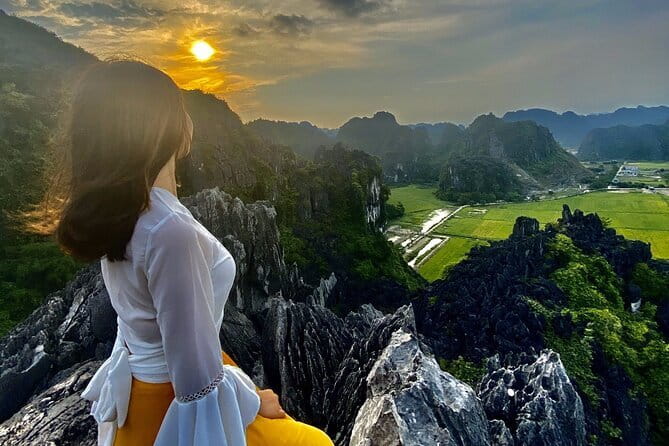 Halong Bay Full Day with All-Inclusive - Afternoon tea and the cruise back: slow down without wasting time