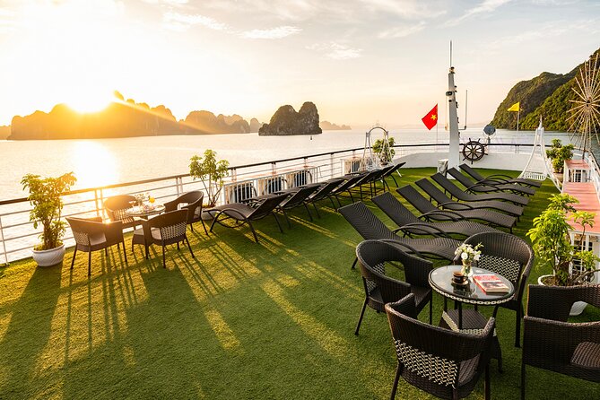 Halong bay Luxury Cruise Day Trip: Buffet lunch & Limousine bus - Lunch onboard: a buffet that keeps the day moving