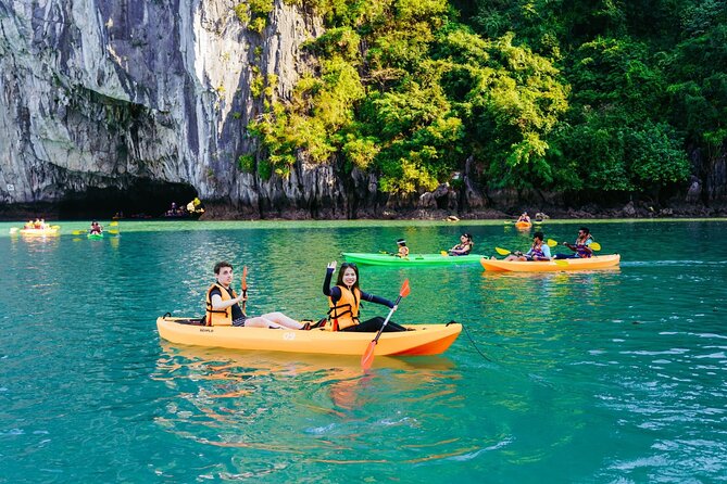 Halong bay Luxury Cruise Trip: Titop Island, Amazing Cave & Kayak - Comfort, Group Size, and Your Guide’s Role