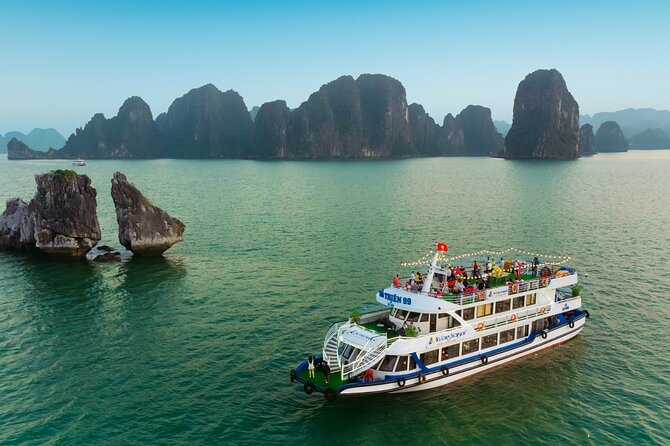 Halong bay Luxury Cruise Trip: Titop Island, Amazing Cave & Kayak - The Cruise Portion: Why the Middle of the Day Matters