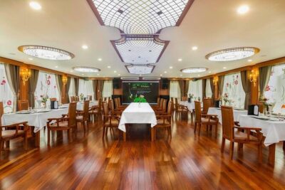 Halong Calypso Cruise 2d1n-All Inclusive Cruise with Transfer - Day 1 in Lan Ha Bay: lunch, kayaking potential, and a calmer-water vibe