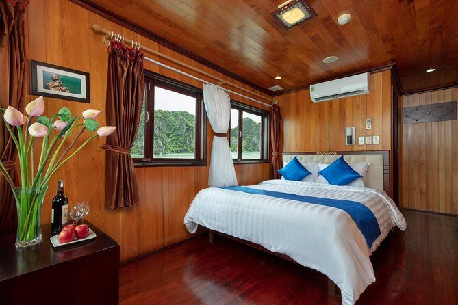 Halong deluxe cruise 2D/1N: Surprise cave, Titop island, Full Meals, best prices - Logistics and real-world tips: crowds, trash, and keeping it smooth