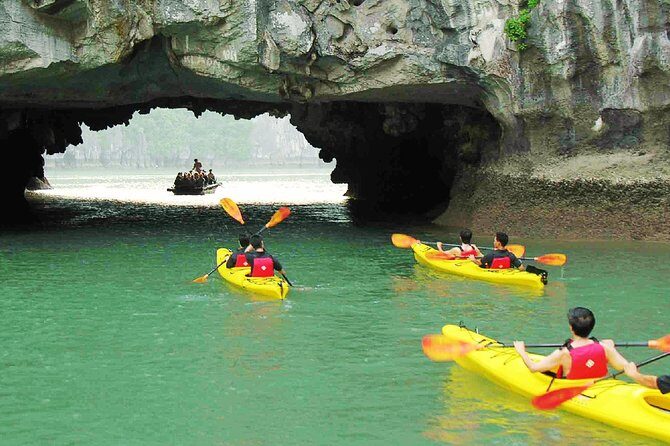 Halong Luxury Cruise Full Day Tour from Hanoi: All Inclusive - Crowds, waiting, and why the route feels the same every time