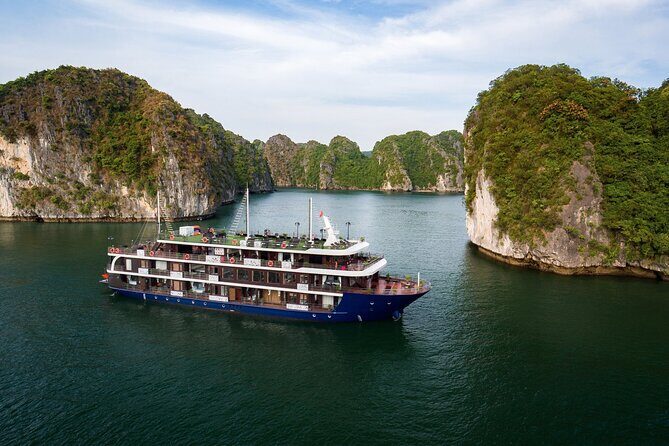 Halong Pandora 5 Star Cruise 2D1N-All Inclusive, cave, transfer - Activities that actually matter: kayaking, caves, Taichi, squid fishing, karaoke