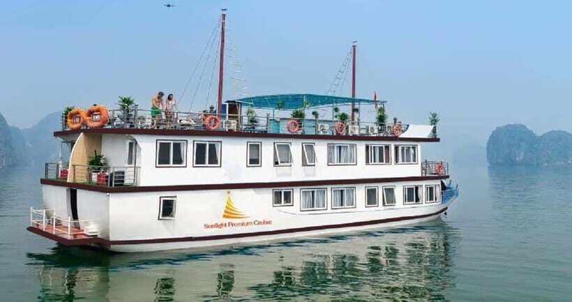 Hanoi: 2-Day Ha Long and Lan Ha Bay Cruise with Kayaking - The Onboard Cooking Class and Night Squid Fishing Fun