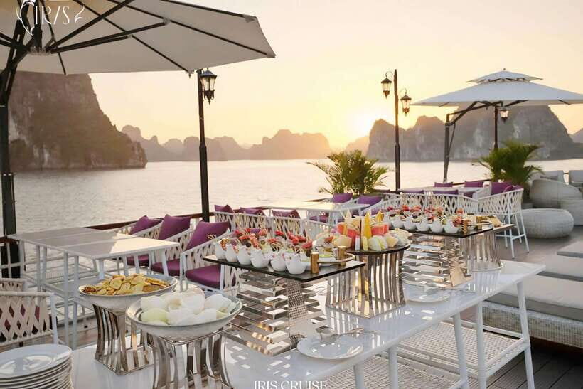 Hanoi: 5-Star Halong Bay Cruise with Lunch, Jacuzzi & Party - Service and the Human Touch: Guides Matter on a Day Cruise