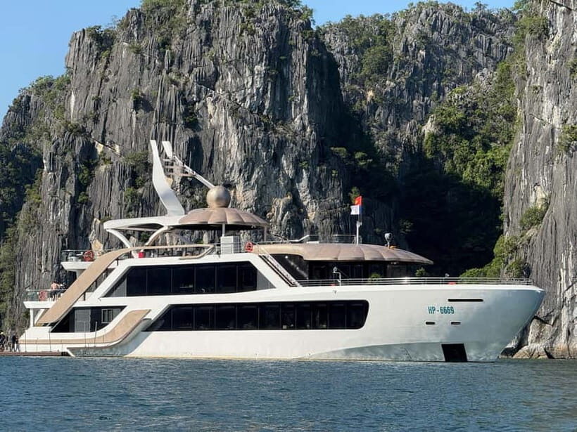 Hanoi: Cat Ba, Lan Ha & Ha Long Bay Luxury Cruise with Lunch - From Hanoi Old Quarter to Beo Harbor: a long day with good payoff