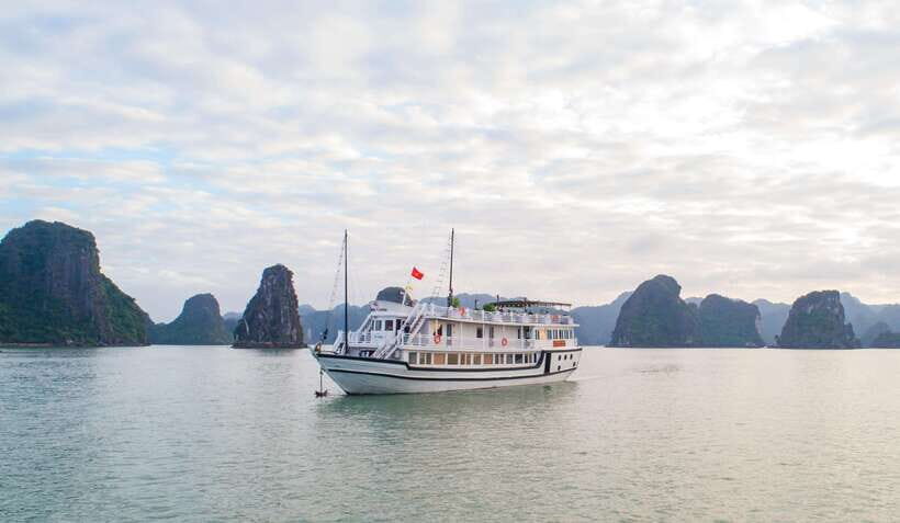 Hanoi: Ha Long Bay 2-Day 1-Night Tour by 4-star Luxury Junk - Who this Ha Long Bay cruise is best for