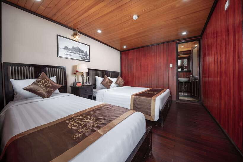 Hanoi: Ha Long Bay 2-Day 1-Night Tour by 4-star Luxury Junk - Titop Island: swim, hike, and reset your legs (Day 1)