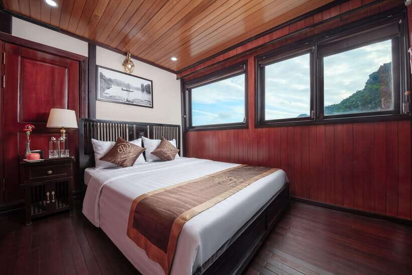 Hanoi: Ha Long Bay 2-Day 1-Night Tour by 4-star Luxury Junk - Day 2: mornings on the bay and checkout that still feels calm