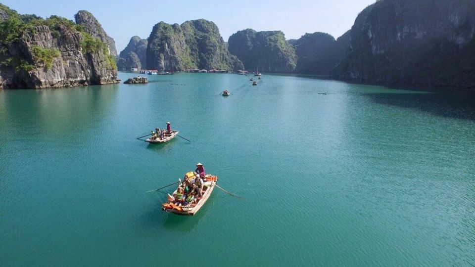 Hanoi: Ha Long Bay Cruise Day Tour visit Titop island & Cave - Sung Sot Cave: the big grotto stop and why timing matters