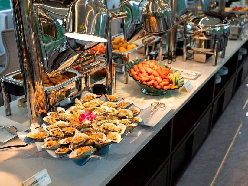 Hanoi: Ha Long Bay Day Trip - Luxury Cruise & Buffet Lunch - Onboard luxury: buffet lunch, jacuzzi time, and sunset party