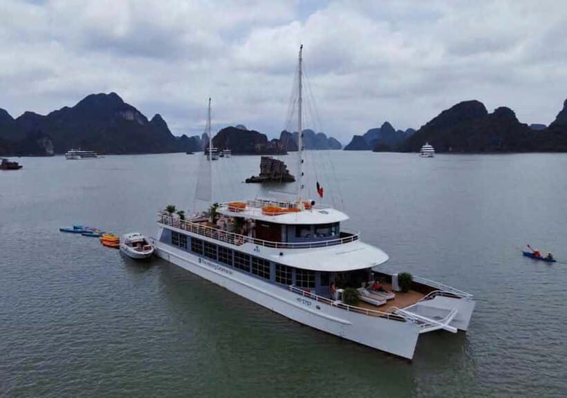Hanoi/Ha Long: Ha Long Bay Luxury Day Cruise by Catamaran - Getting Hanoi to the Catamaran: Pick-up and First Transfer