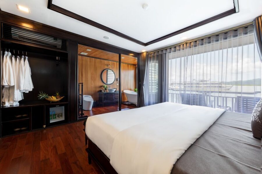 Hanoi: Halong Bay 2-Day 5-Star Balcony Cruise & Bathtub - Price and value: what $162 really buys (and what can add up)