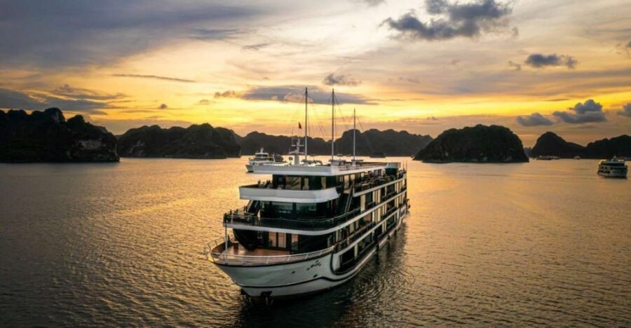 Hanoi: Halong Bay 2-Day 5-Star Balcony Cruise & Bathtub - Tra Bau and Lan Ha Bay: greener water, less crowd pressure