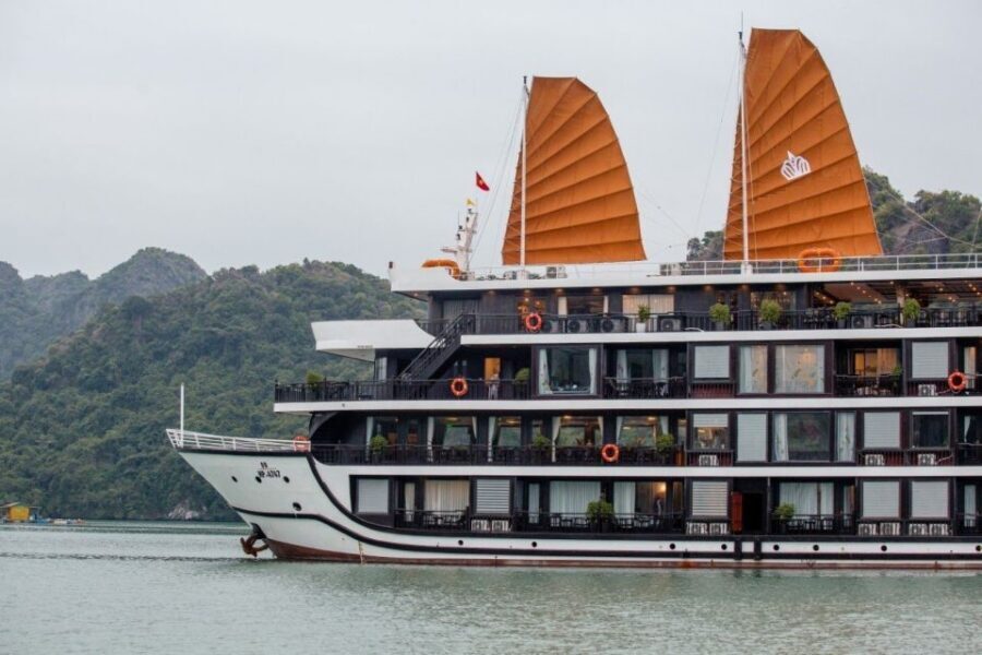 Hanoi: Halong Bay 2-Day 5-Star Balcony Cruise & Bathtub - Cat Ba island and Trung Trang Cave: a conditional add-on