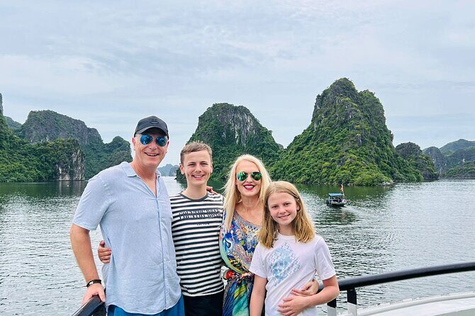 Hanoi : Halong Bay 7-Hour Luxury Cruise with Limousine Transfer - Ti Top Island: quick viewpoint time that you should take seriously