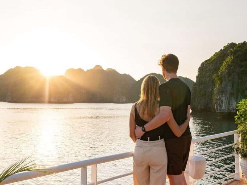 Hanoi: Lan Ha Bay & Cat Ba Island Day Trip on Luxury Cruise - Cai Beo at the start: floating houses and a 7,000-year-old fishing village