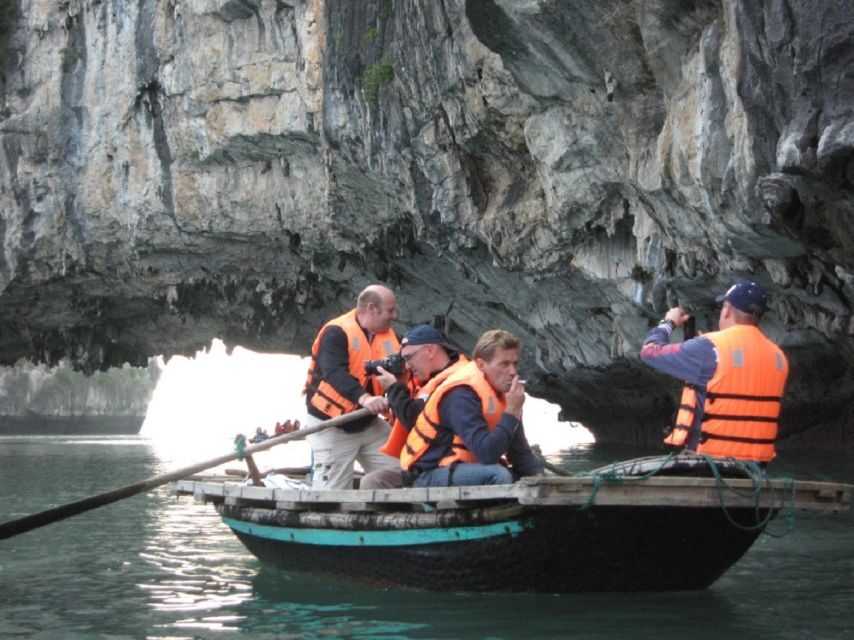 Hanoi/Ninh Binh:3 Day 2 Night Bai Tu Long Bay Luxury Junk - Day 1: Cap La kayaking, sunset sailing, and night squid fishing