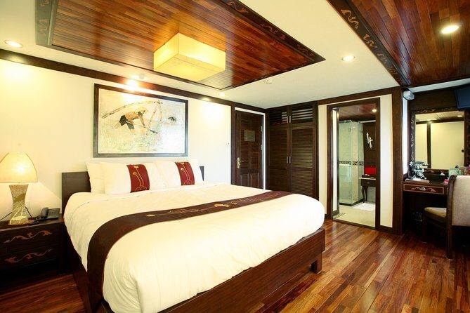 Indochina Sails Halong Bay - What the three meals onboard really mean for your day