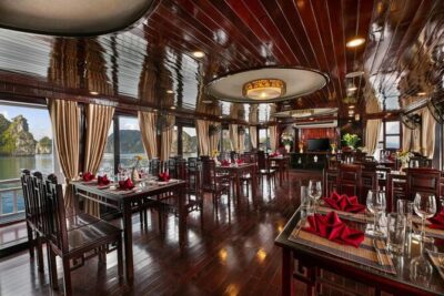 La Regina 2 days tour in Halong Bay & Bai Tu Long Bay - 4 star - Day 1 in Halong Bay and Bai Tử Long: From Cave Work to Sunset