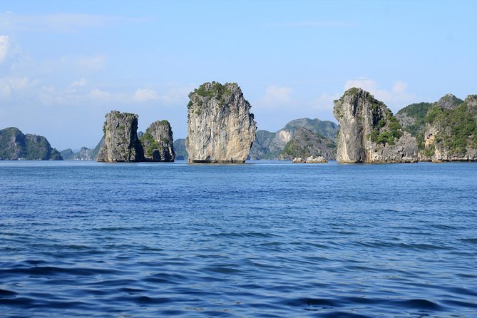 Lan Ha bay Boutique cruise 3D/2N: Kayaking - Swimming & Biking Viet Hai villages - Day 2: sunrise wake-up, quiet-bay breakfasts, and serious kayaking time