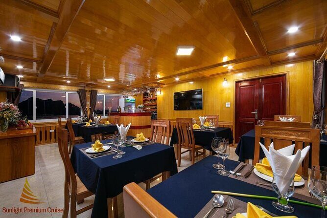 Lan Ha bay Boutique cruise 3D/2N trip: kayaking, swimming, biking, & meals - Cabins, showers, and meals: where the value really shows