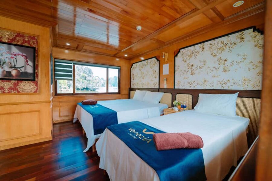 Lan Ha Bay boutique cruises with small group - Lan Ha Bay on smaller routes: kayaking and swimming in quieter coves