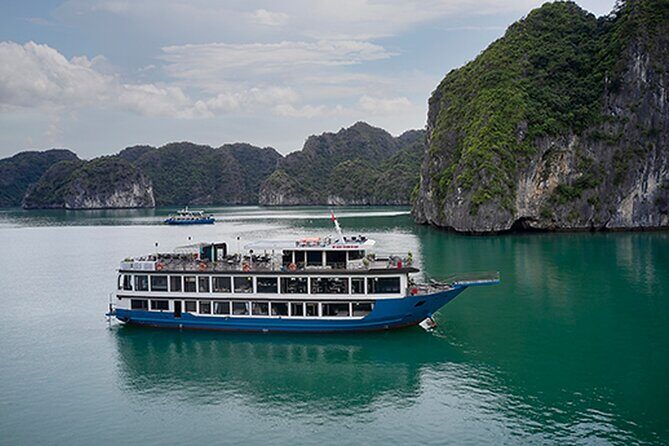 Lan Ha Bay Overnight Cruise with Kayaking, Tai Chi, Swimming,... - Day 2 Starts Early at Hang Tối for Dark & Bright Cave